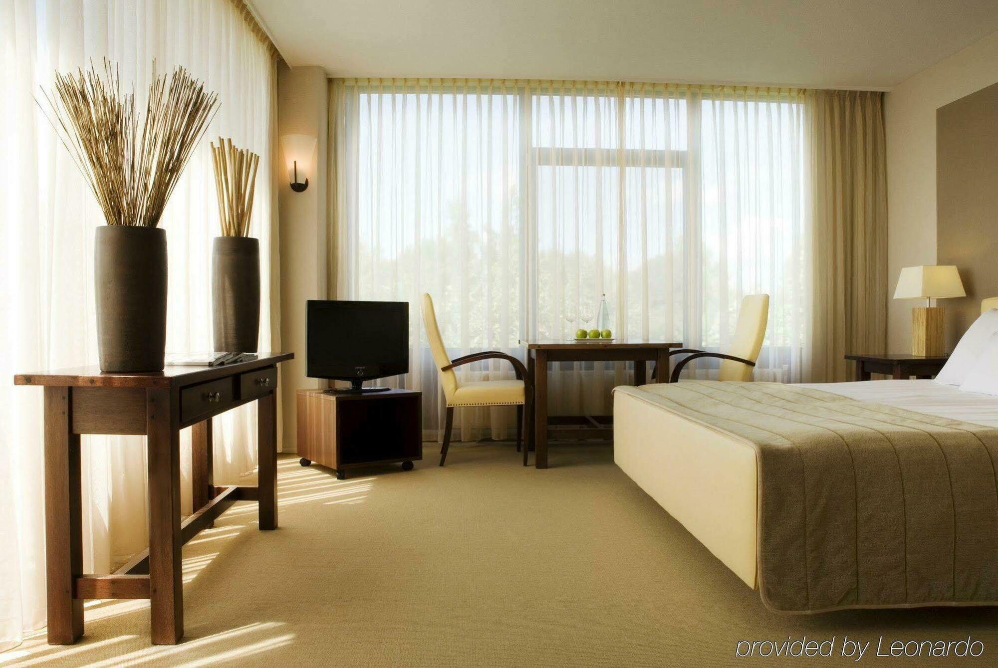 Hampshire Hotel - Newport Huizen Oda fotoğraf